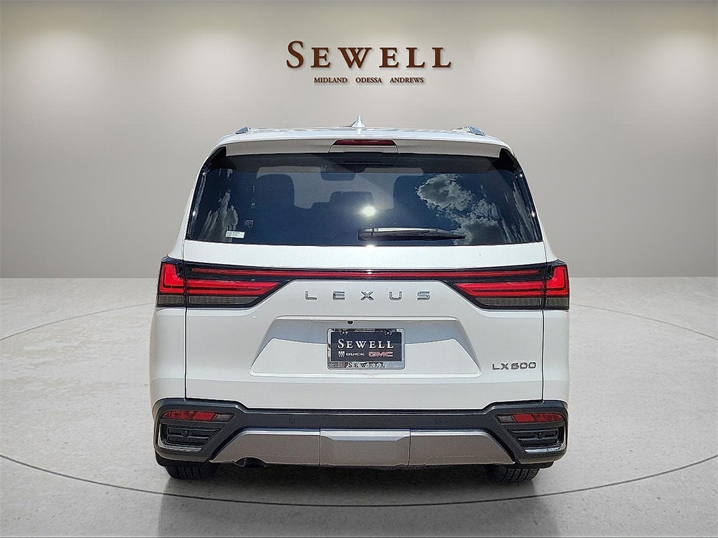 2024 Lexus LX 600 Luxury photo 3