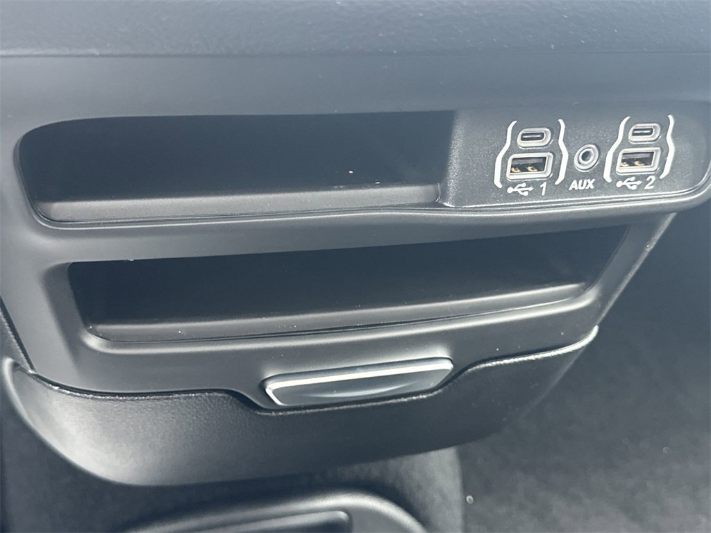 2025 Chrysler Voyager LX photo 19