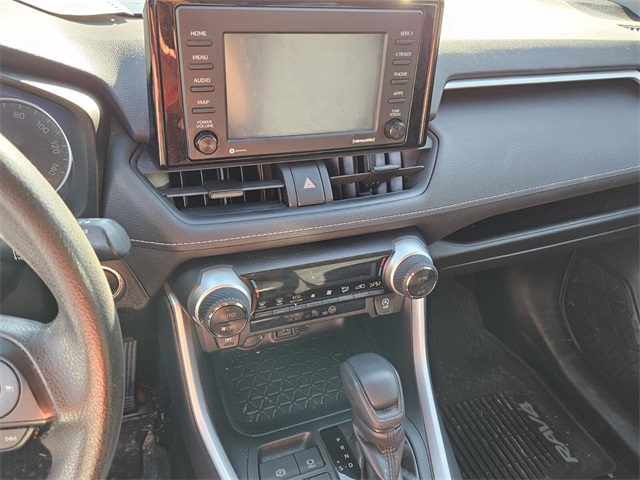 2020 Toyota RAV4 XLE photo 16