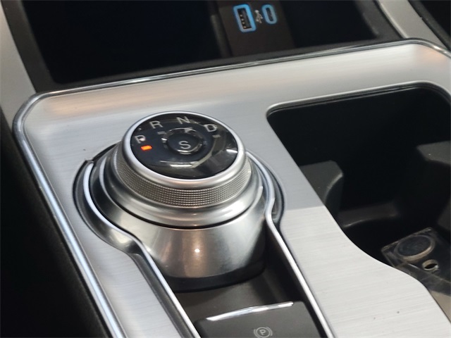 2022 Ford Edge SEL photo 25