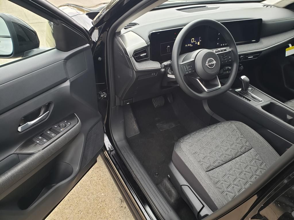 2026 Nissan Kicks SV photo 4