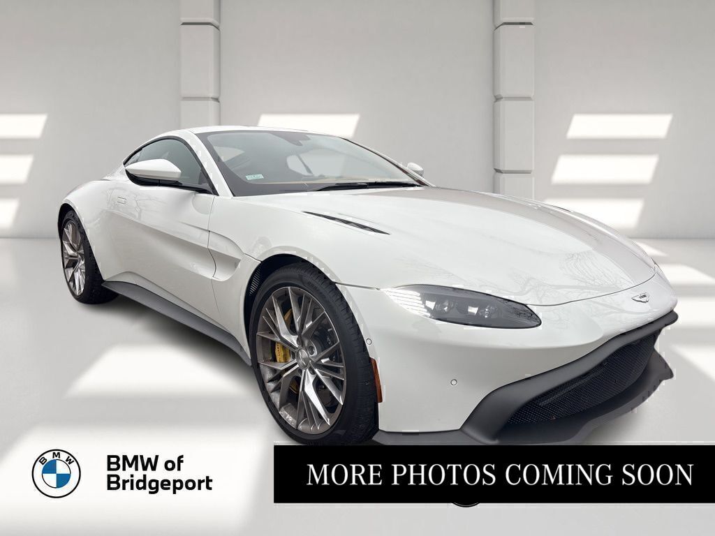 2021 Aston Martin Vantage Base's photo