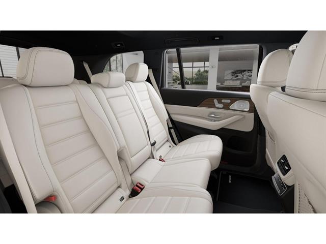 2025 Mercedes Benz GLS 580 4MATIC photo 5