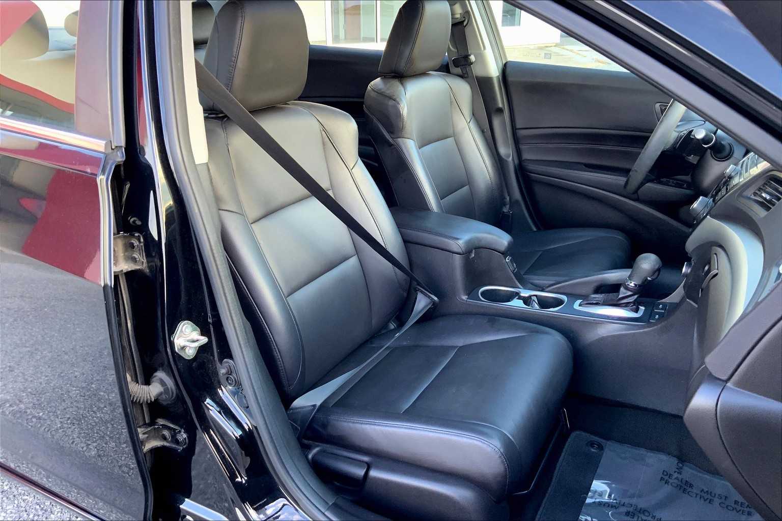 2017 Acura ILX Base photo 8