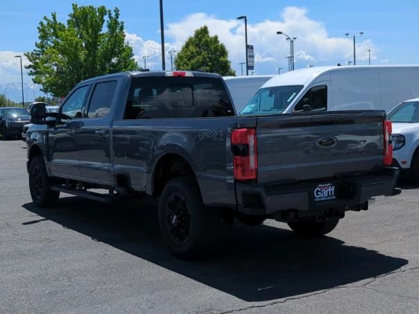 2025 Ford F-350 Lariat photo 5