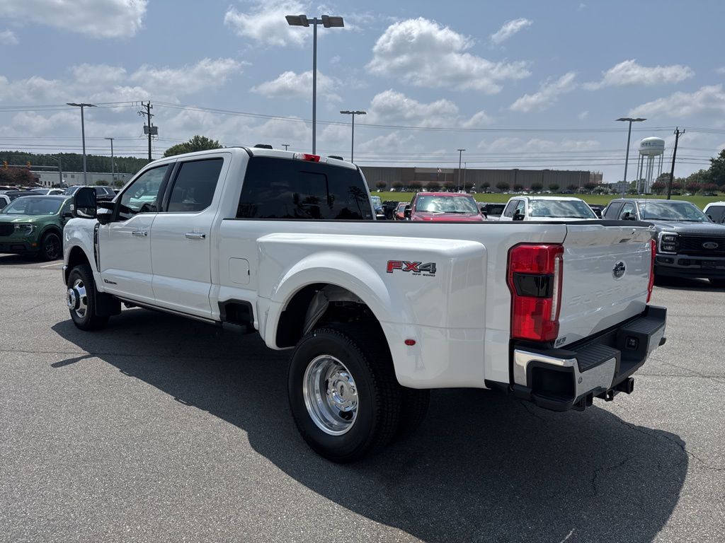 2025 Ford F-350 Lariat photo 5