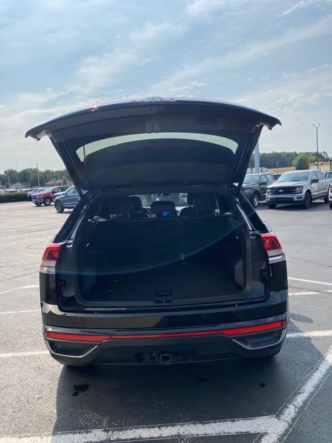 2024 Volkswagen Atlas Cross Sport SE Technology photo 5