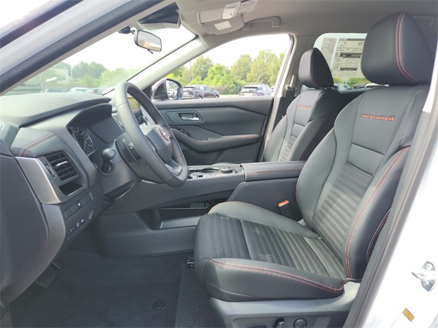 2026 Nissan Rogue SV photo 5