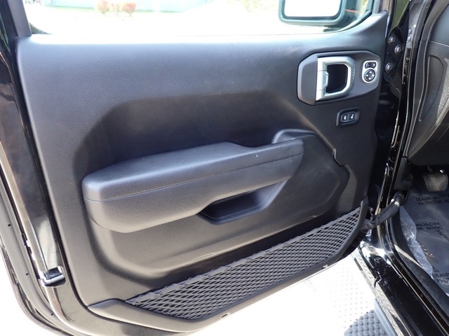2024 Jeep Wrangler Rubicon photo 19