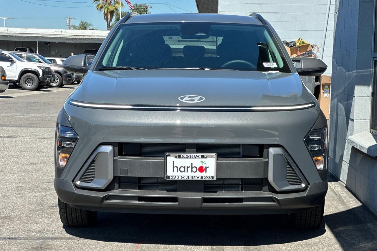 2025 Hyundai Kona SEL photo 9