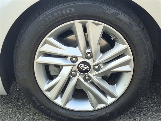 2020 Hyundai Elantra Value Edition photo 27