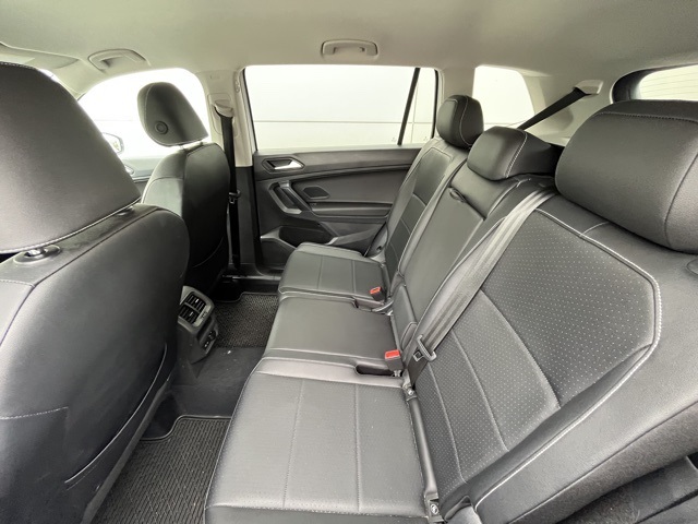 2021 Volkswagen Tiguan SE photo 2