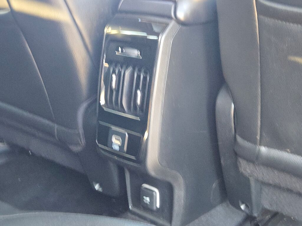 2022 Jeep Compass Latitude Lux photo 10