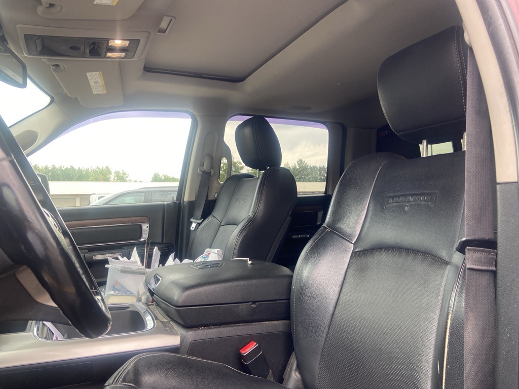 2016 Ram 1500 Laramie photo 11