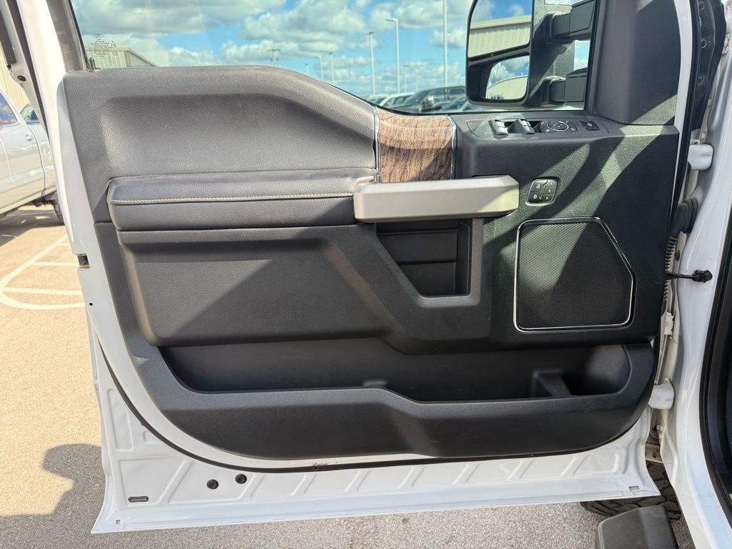 2019 Ford F-250 Lariat photo 5
