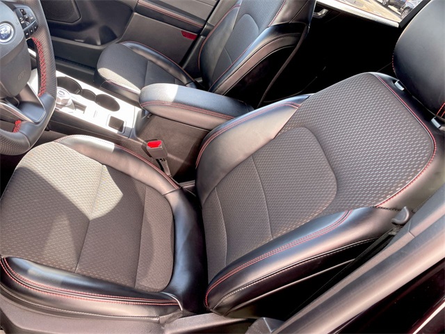 2024 Ford Escape ST-Line photo 4