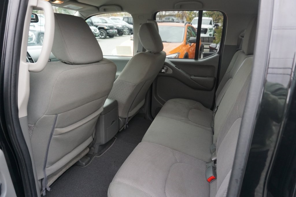 2020 Nissan Frontier Crew Cab photo 4