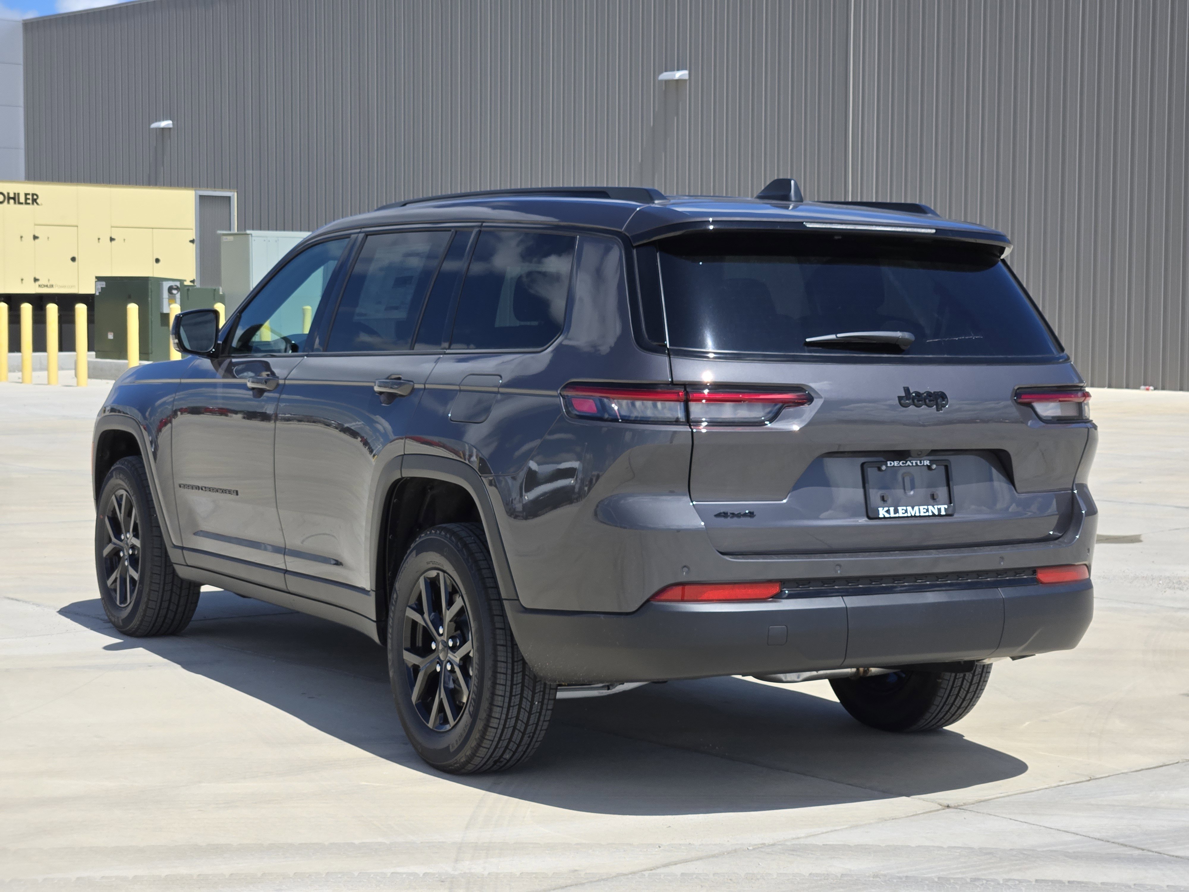 2025 Jeep Grand Cherokee Altitude X photo 2