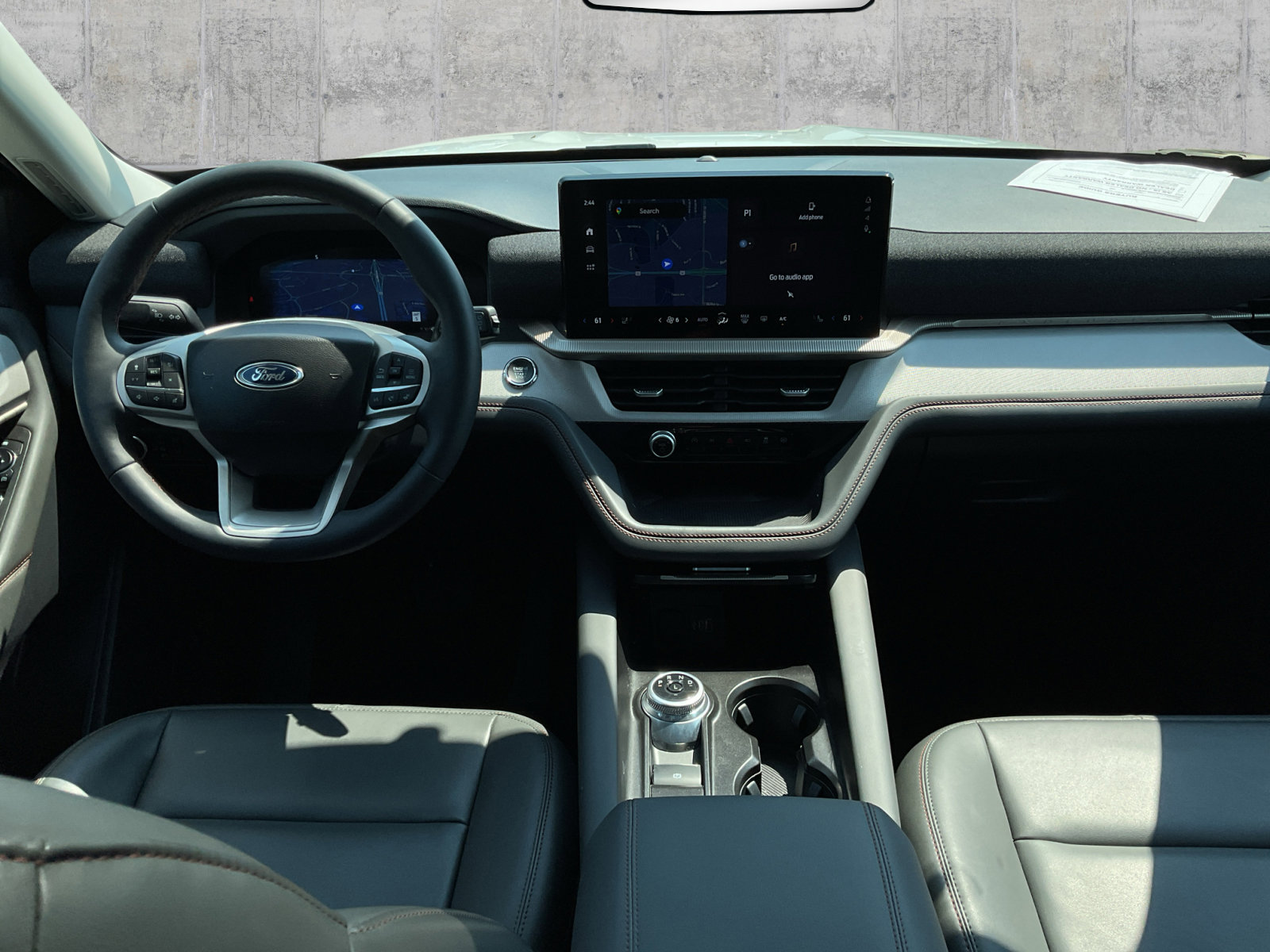 2025 Ford Explorer photo 3