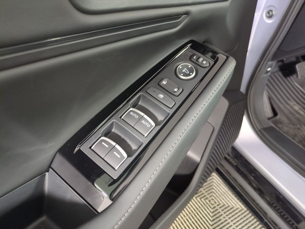 2025 Honda Accord Hybrid Touring photo 11