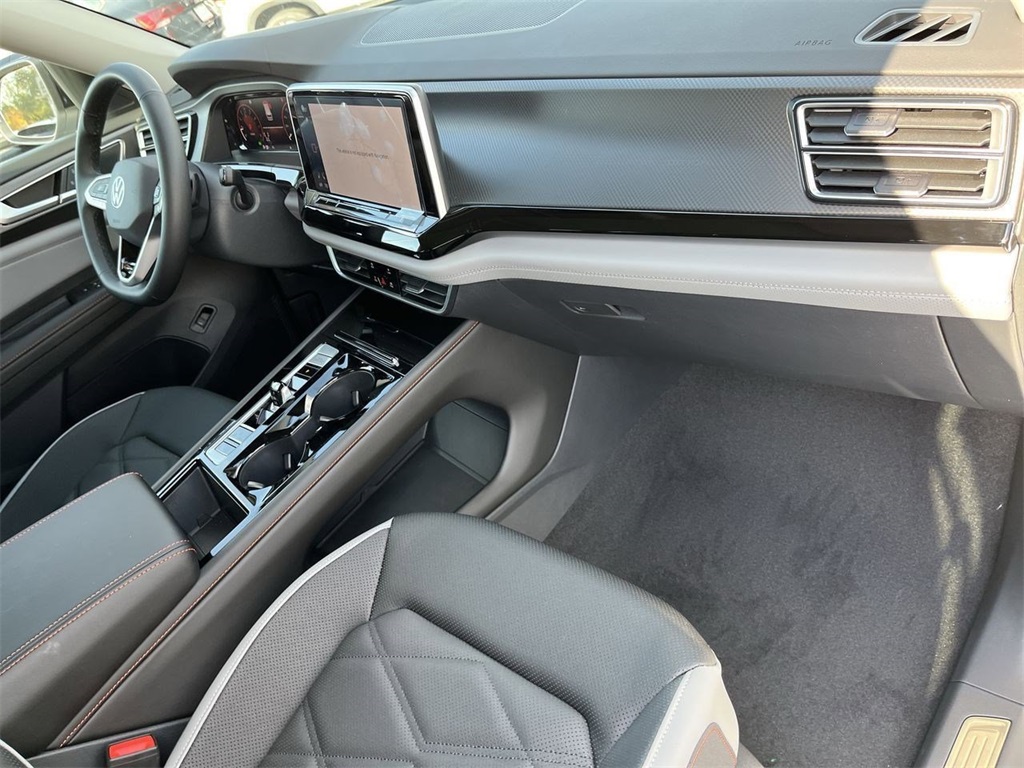 2025 Volkswagen Atlas Peak Edition photo 26