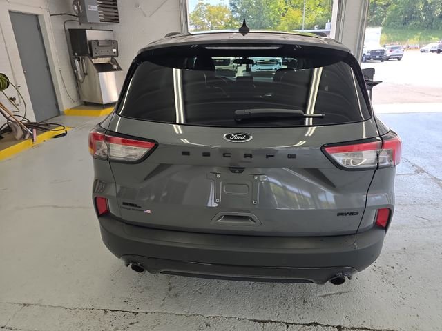 2021 Ford Escape SEL photo 3