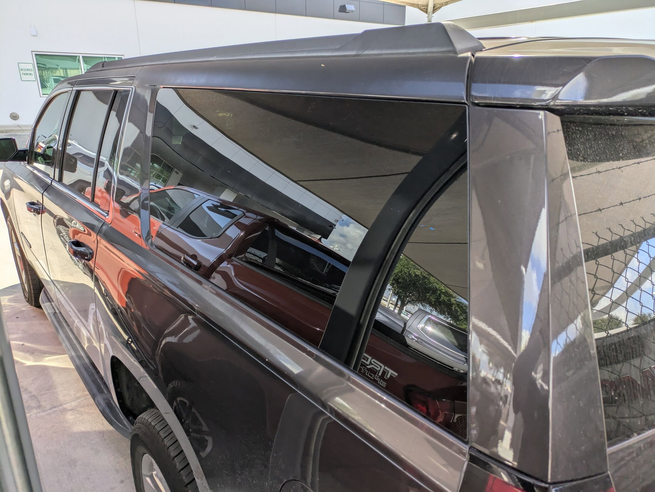 2017 Chevrolet Suburban LS photo 5