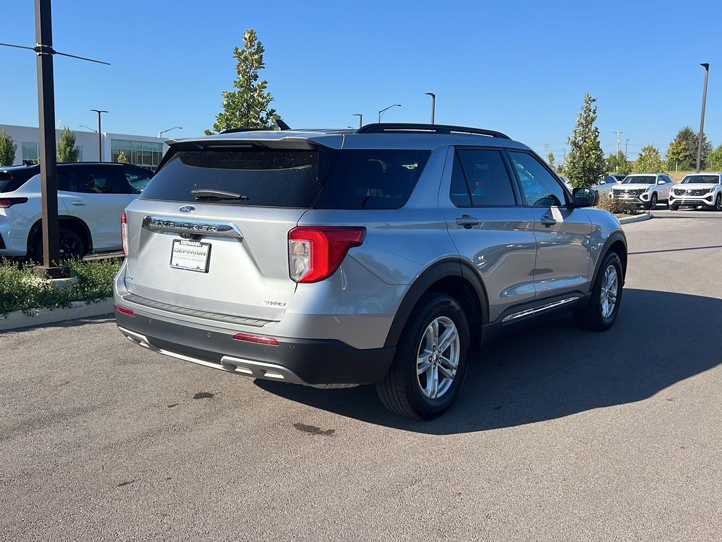 2022 Ford Explorer XLT photo 2