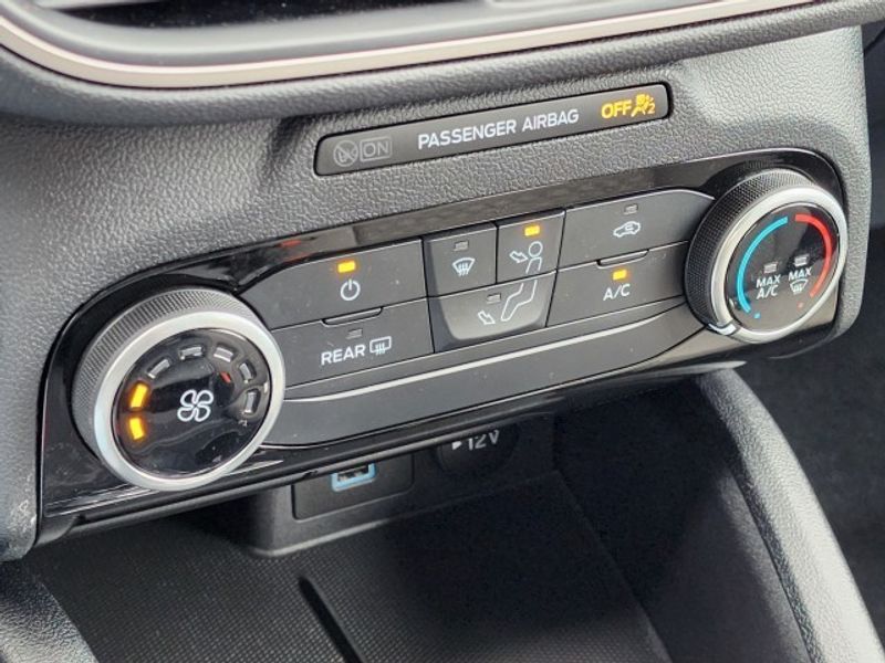 2022 Ford Escape SE photo 19