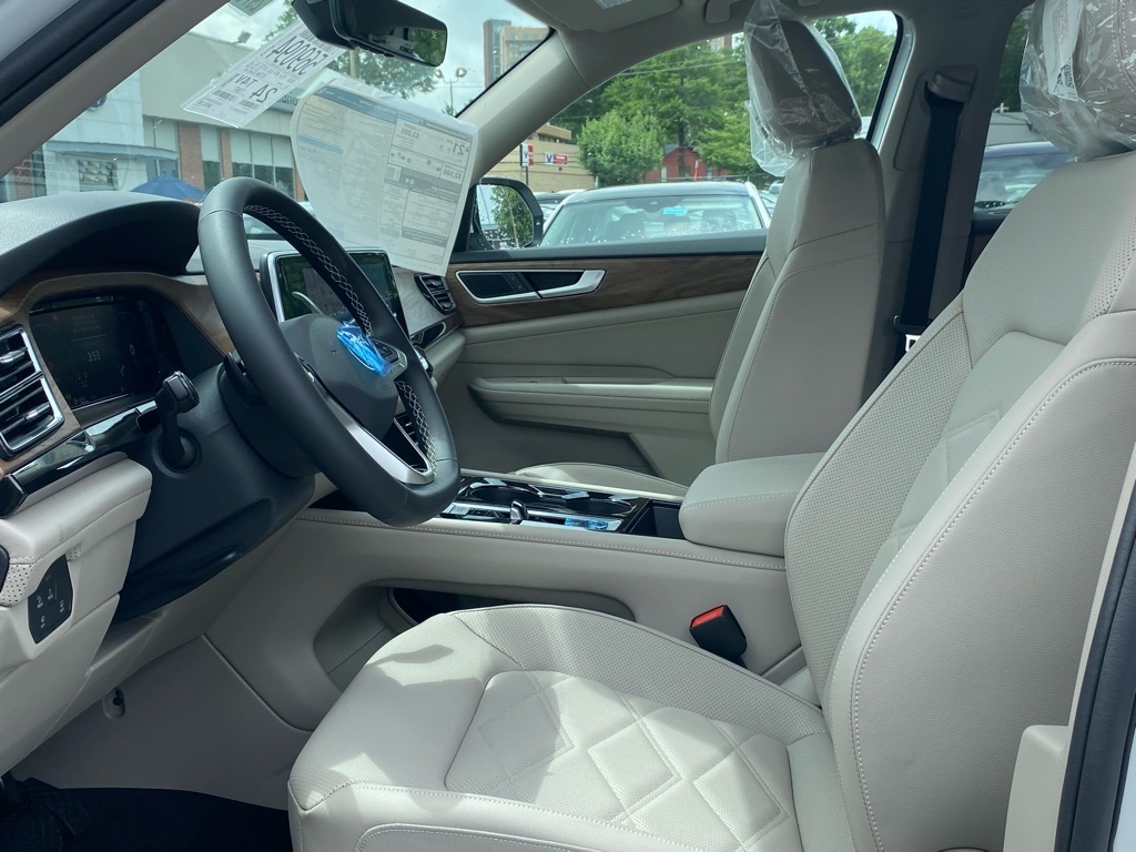 2025 Volkswagen Atlas SE Technology photo 6