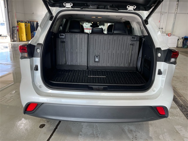 2022 Toyota Highlander XLE photo 24
