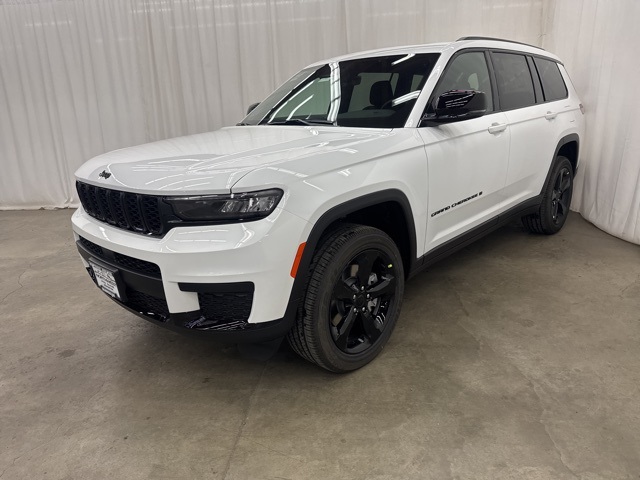 2025 Jeep Grand Cherokee Altitude X photo 3