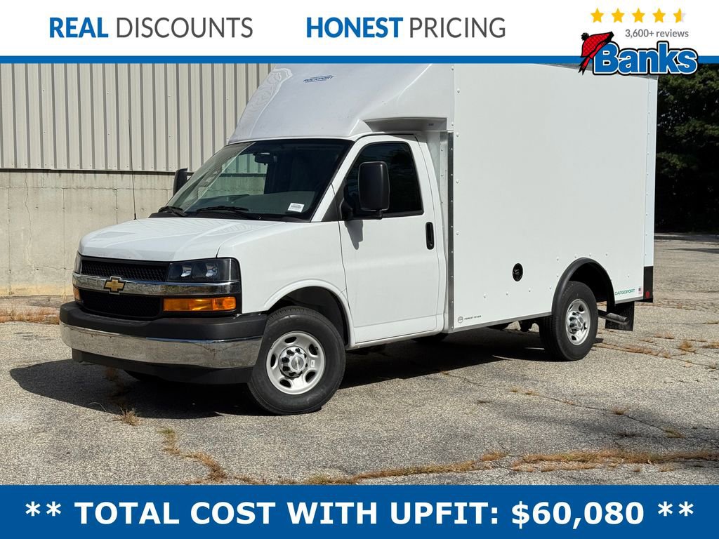 2025 Chevrolet Express Base's photo