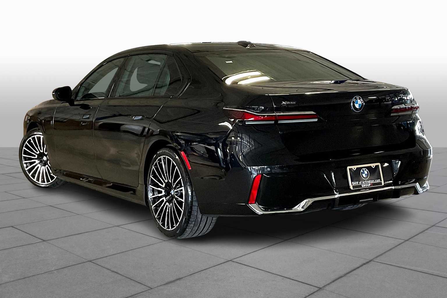 2026 Bmw 750e photo 12