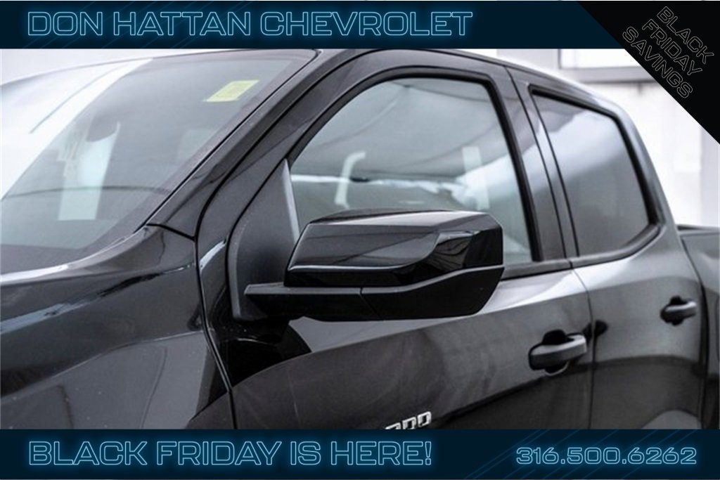 2026 Chevrolet Colorado Trail Boss photo 2