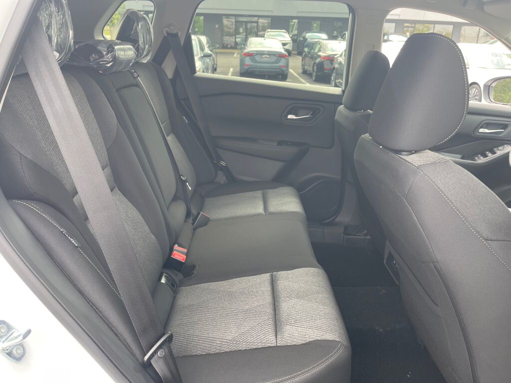 2026 Nissan Rogue SV photo 14