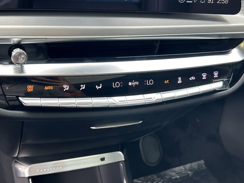 2026 Cadillac Lyriq Luxury photo 25