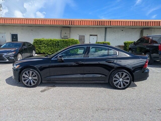 2022 Volvo S60 B5 Inscription photo 3