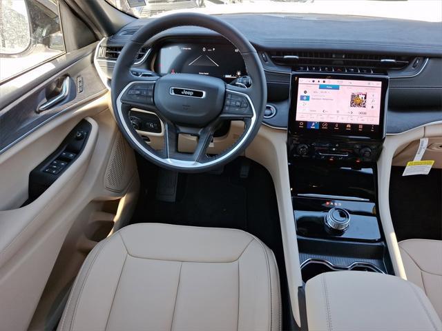 2025 Jeep Grand Cherokee Limited photo 14