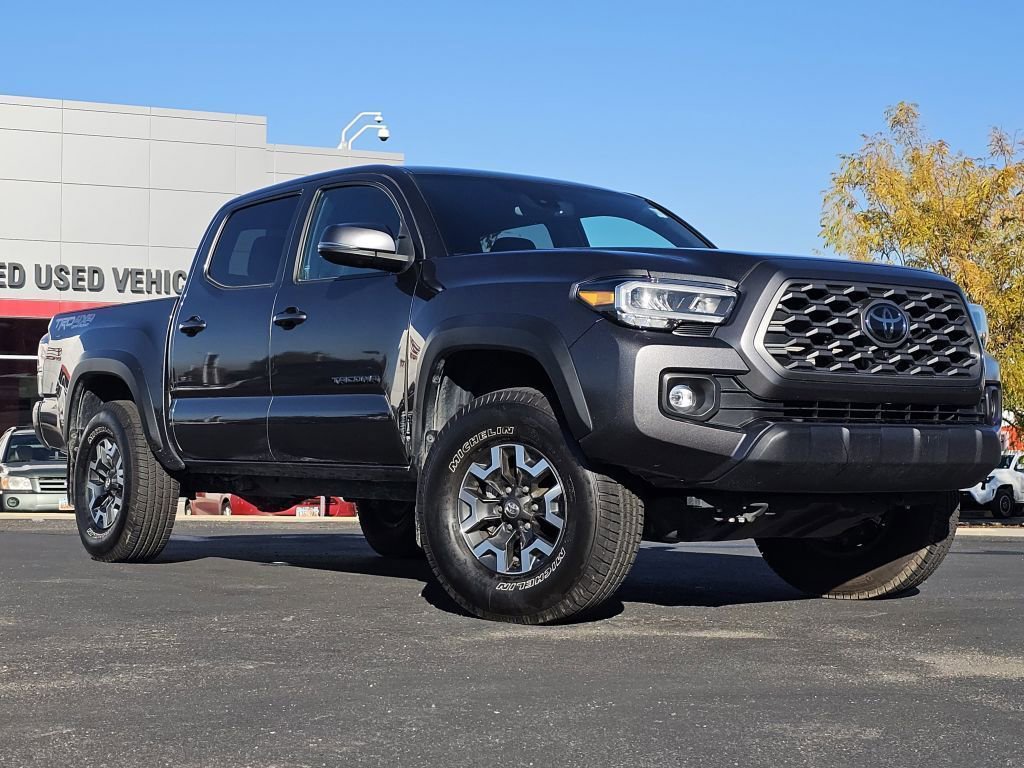 2023 Toyota Tacoma TRD Off-Road photo 2