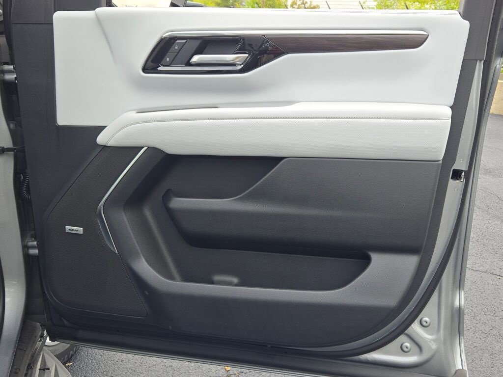 2025 Chevrolet Tahoe Premier photo 7