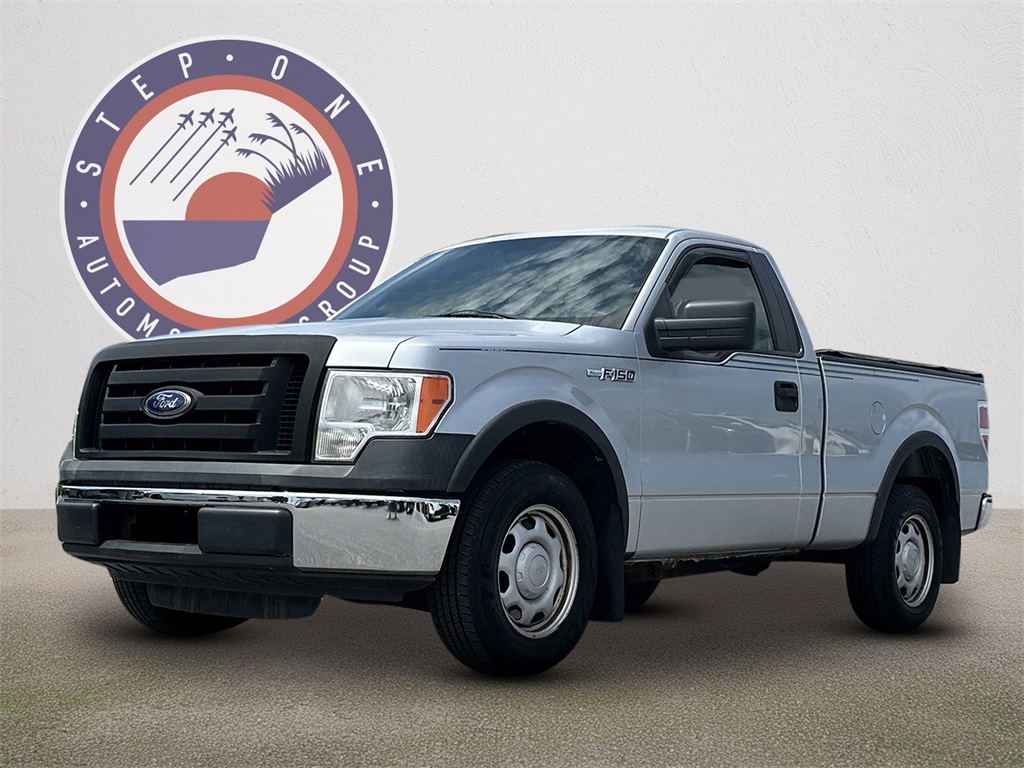 2010 Ford F-150 XL photo 2