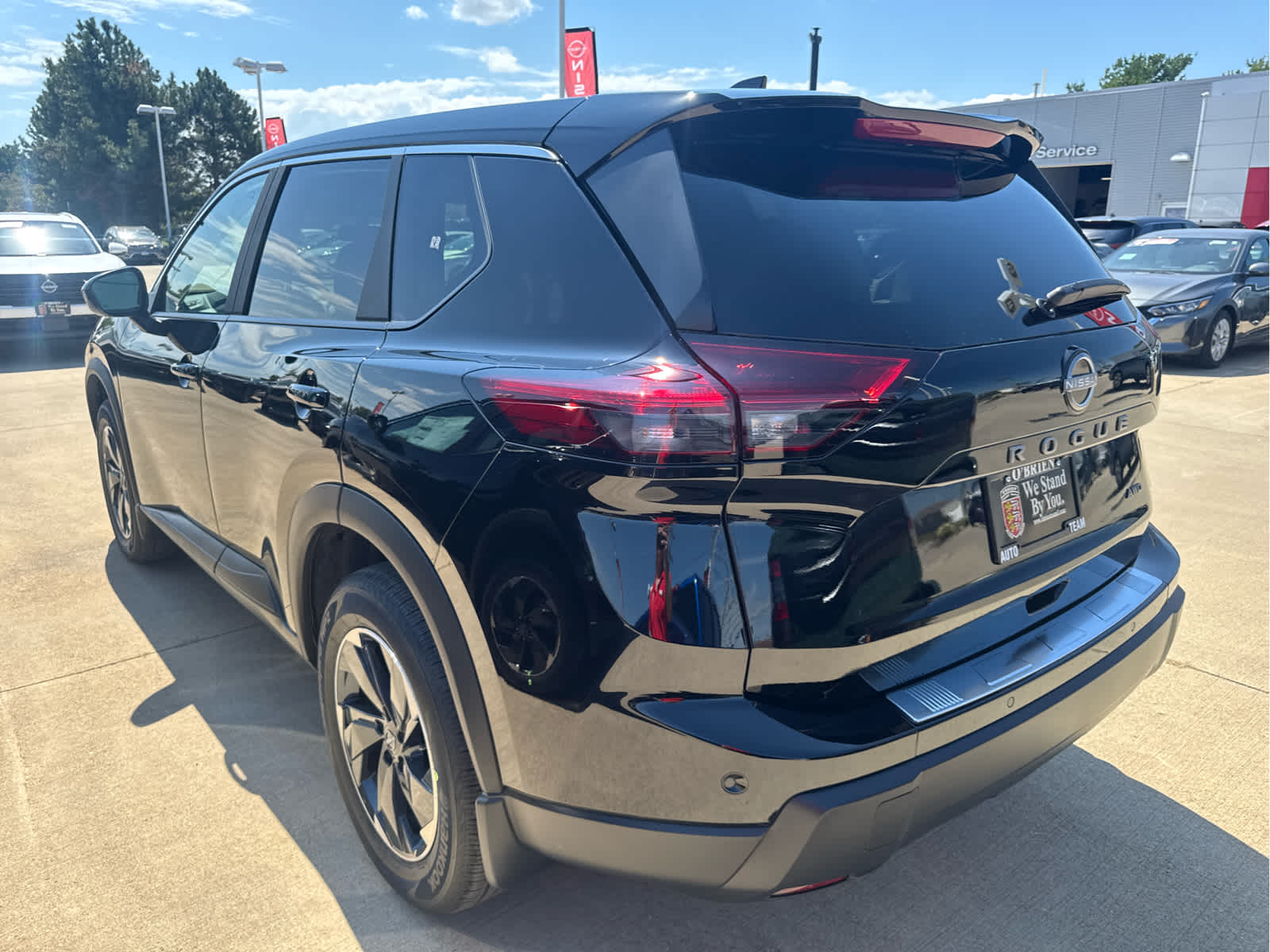 2026 Nissan Rogue SV photo 4