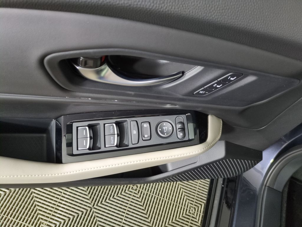 2025 Honda Accord Hybrid Touring photo 11