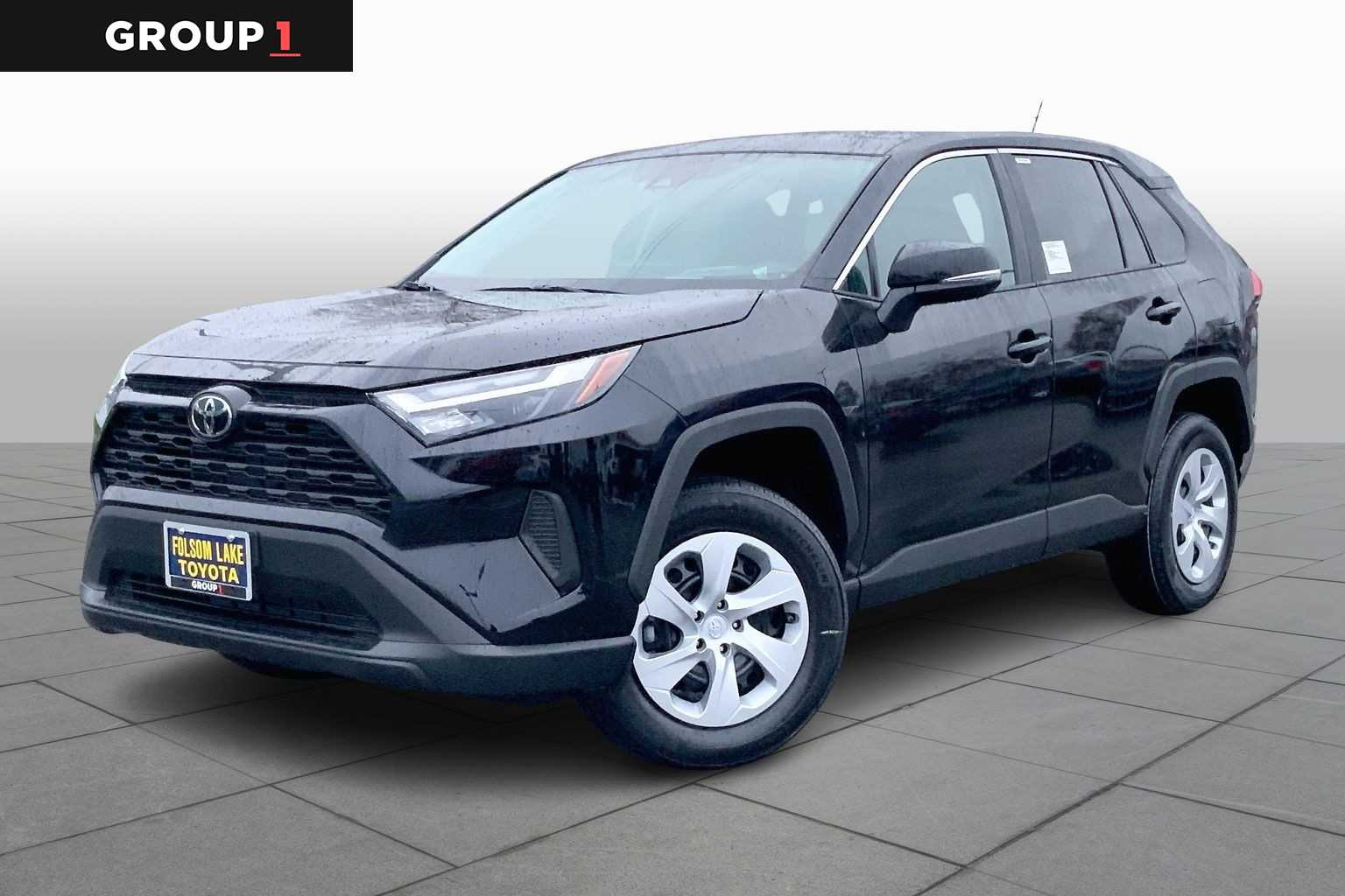 2025 Toyota RAV4 LE's photo