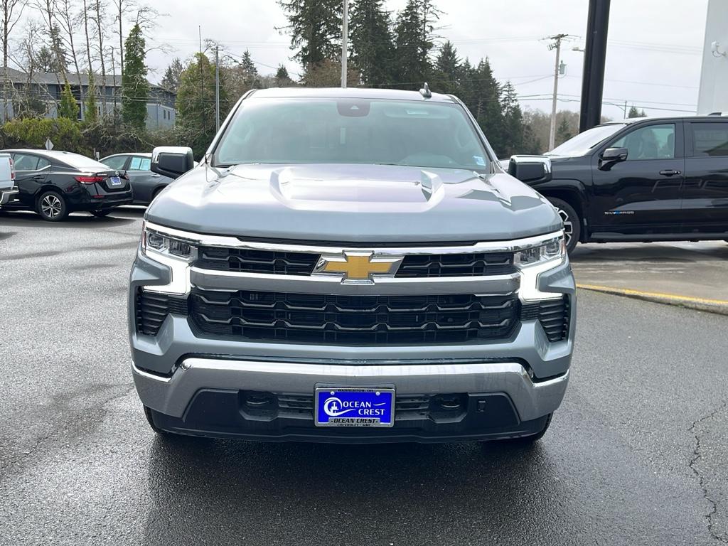 2025 Chevrolet Silverado LT photo 3