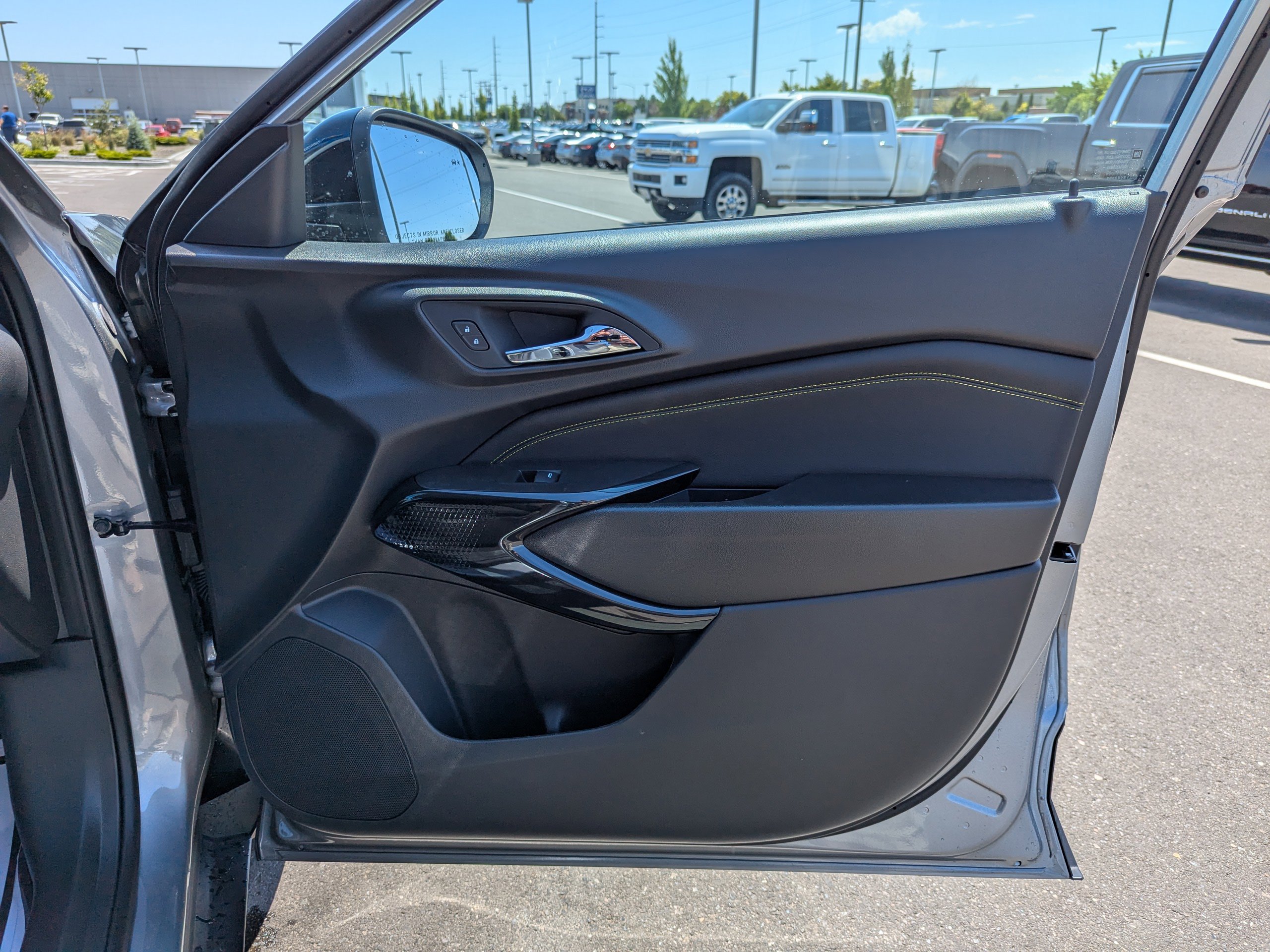 2025 Chevrolet Trax ACTIV photo 31
