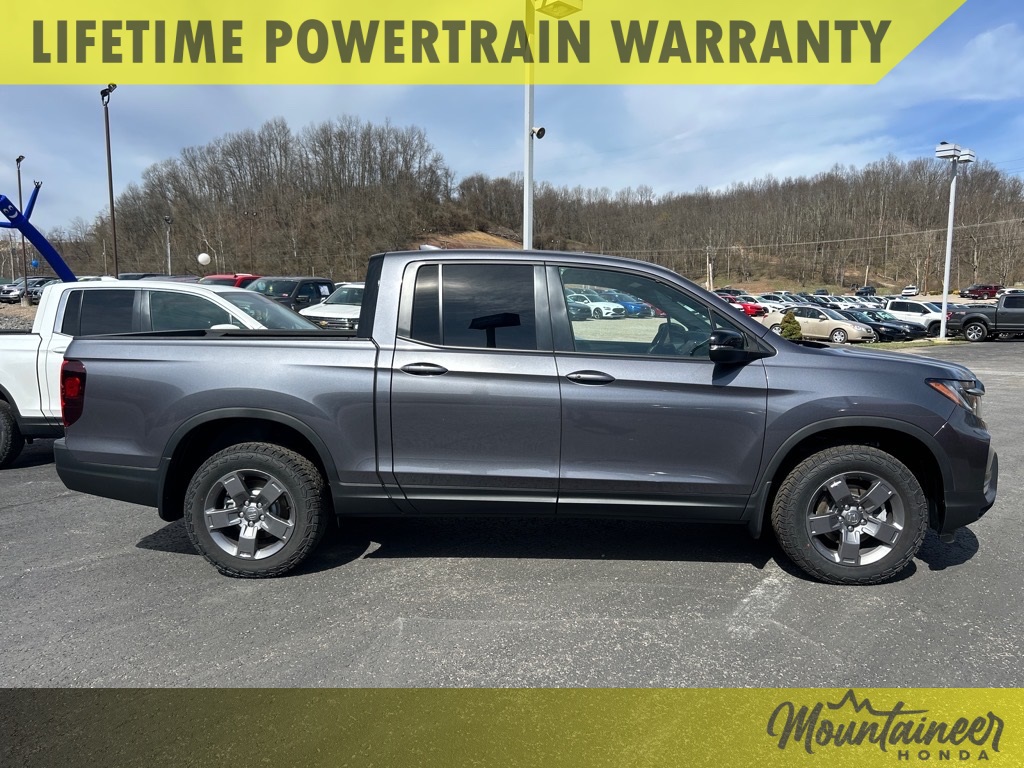 2025 Honda Ridgeline TrailSport photo 2