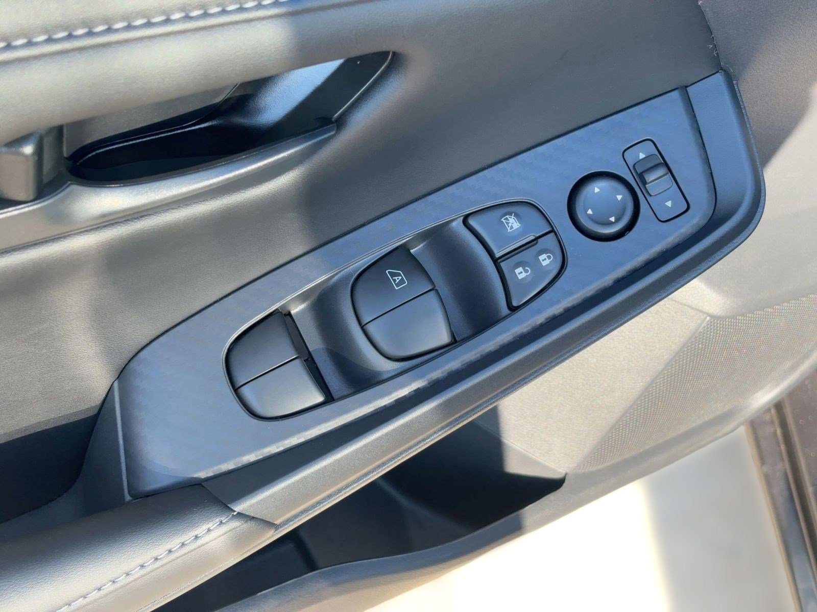 2025 Nissan Sentra S photo 13