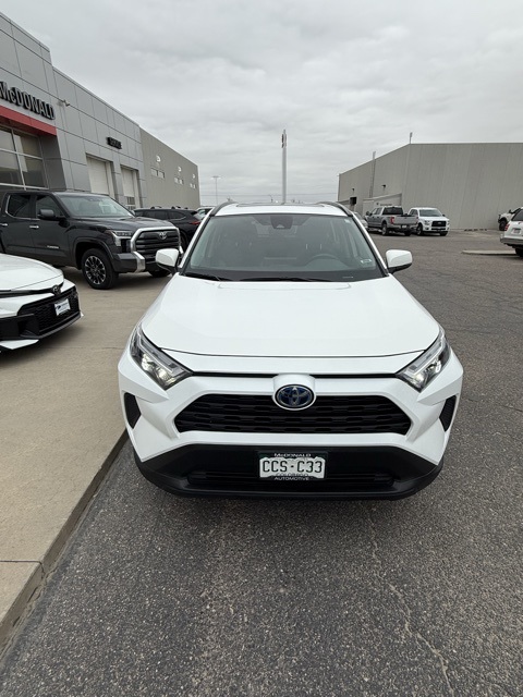 2022 Toyota RAV4 Hybrid XLE photo 3